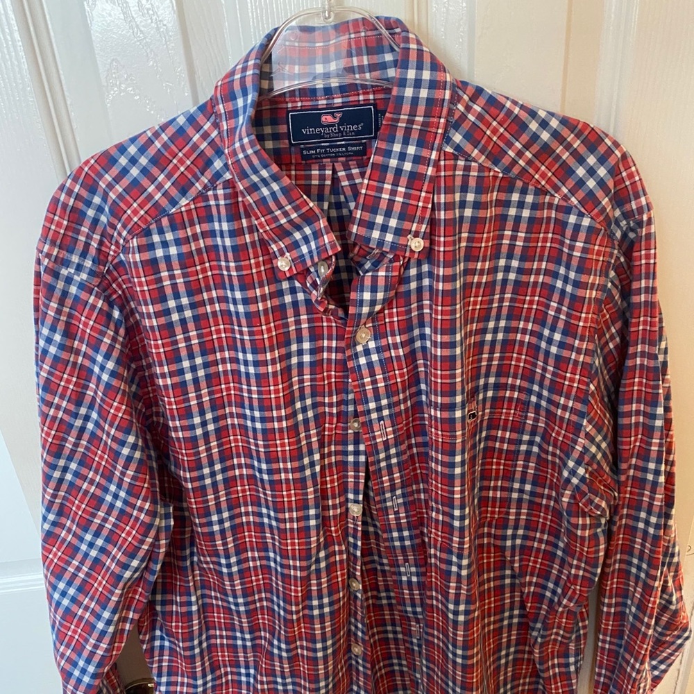 Vineyard Vines button up dress shirt